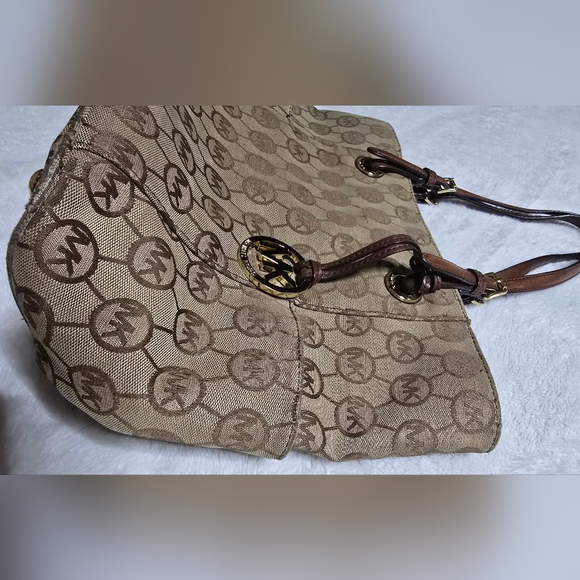 Michael Kors Purse Tan Brown Shoulder Bag Handbag MK Tote - Picture 5 of 15